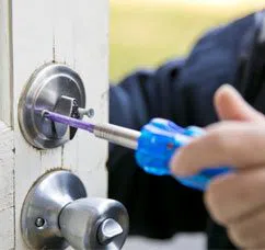 City Locksmith Store Pinellas Park, FL 727-807-2770 City Locksmith Store Pinellas Park, FL 727-807-2770 - 12-Changing-Locks